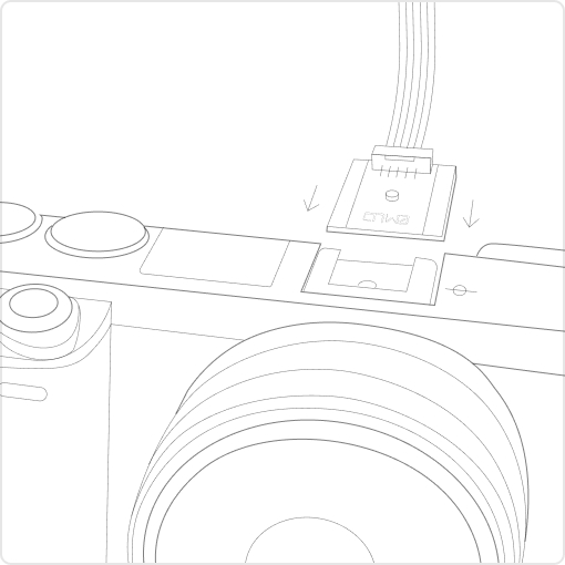 Connect Reach to a hot shoe port on a camera